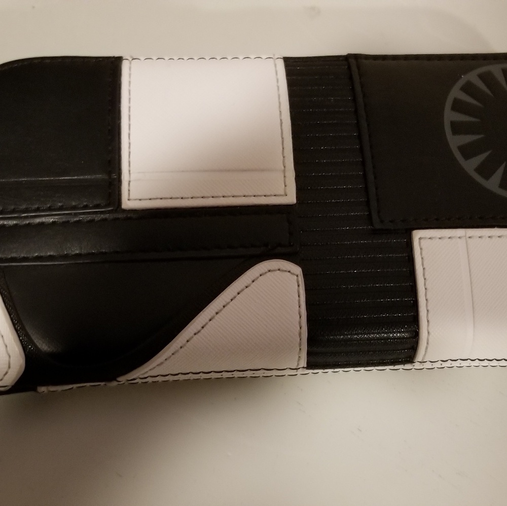 Star wars loungefly executioner wallet